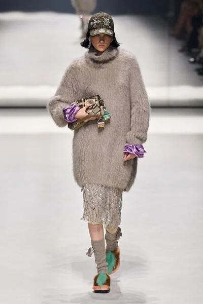 Look 6